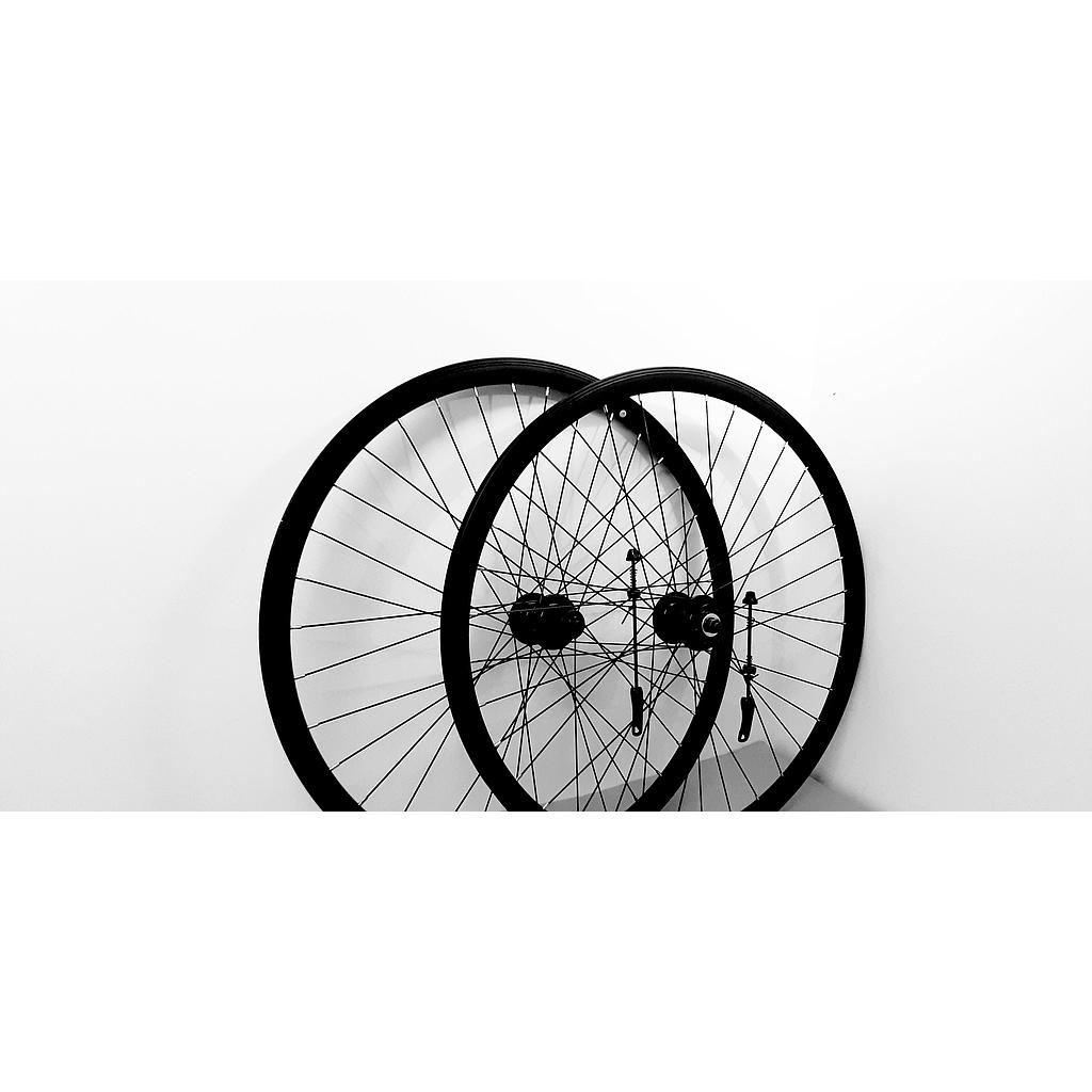 700C HYBRID 6 BOLT DISC CASSETTE QR WHEEL SET BLACK