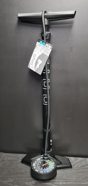 **GIYO TRACK PUMP  WITH GAUGE